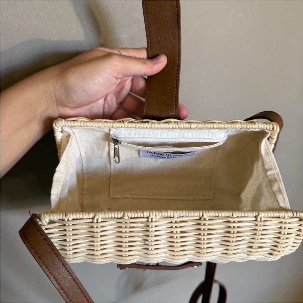 Straw Studios Crossbody Bag - Picture 3 of 5